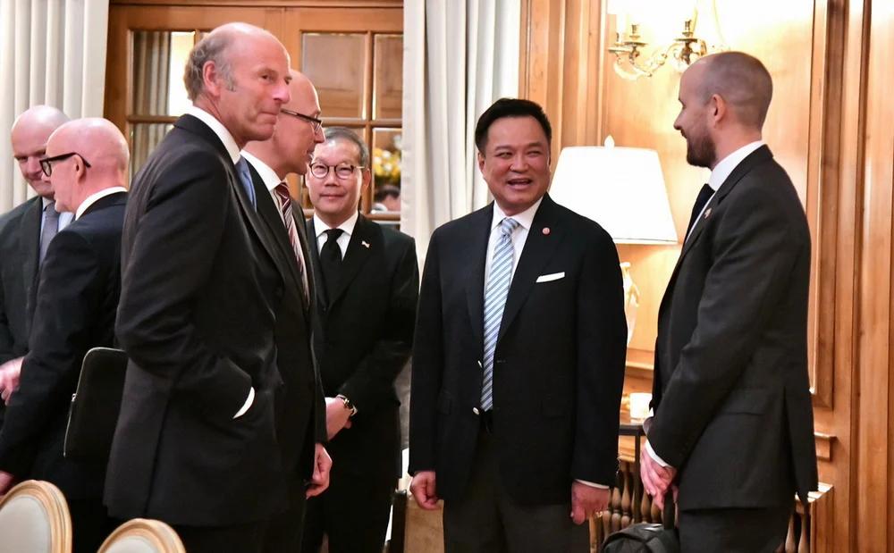 Vizepremierminister Anutin wirbt bei Roadshow in Großbritannien für Thailands Technologie- und Energiesektoren