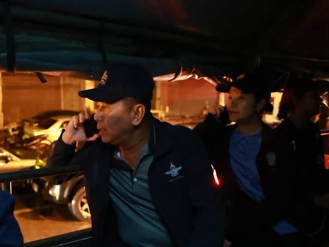 Verteidigungsminister koordiniert 24-Stunden-Hilfsmaßnahmen in Rom Klao und Lat Krabang
