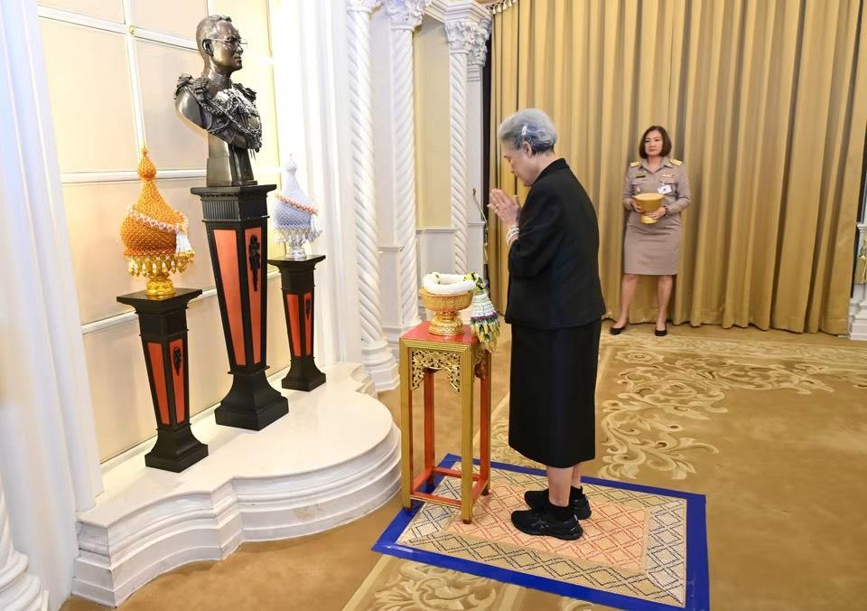 Ihre Königliche Hoheit Prinzessin Maha Chakri Sirindhorn leitet Sitzung des Komitees für königliche Begräbnisfeierlichkeiten