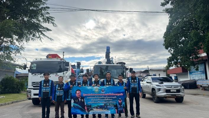 Wasserpumpen zur Eindämmung von Überschwemmungen in Sing Buri eingesetzt