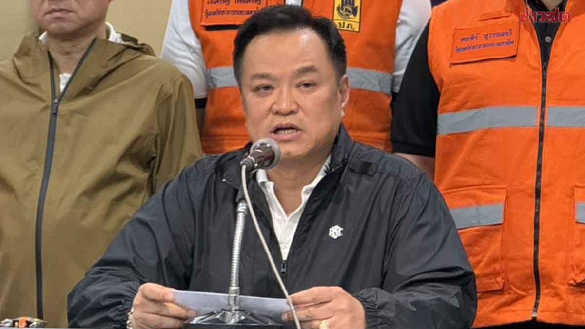 Le Premier ministre thaïlandais mobilise les secours face aux inondations et propose un projet d'infrastructure à long terme