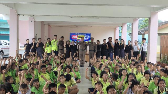 Polícia de Thalang realiza exercício de 'atirador ativo' em escola local