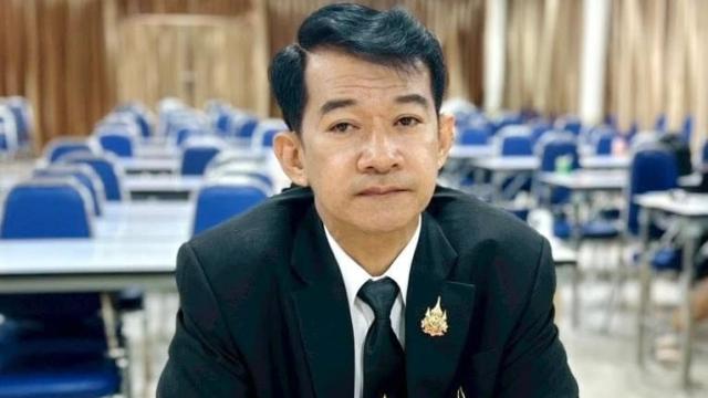Direktor der Phutthirangsi-Schule nach Streit um Fußballmanagement versetzt