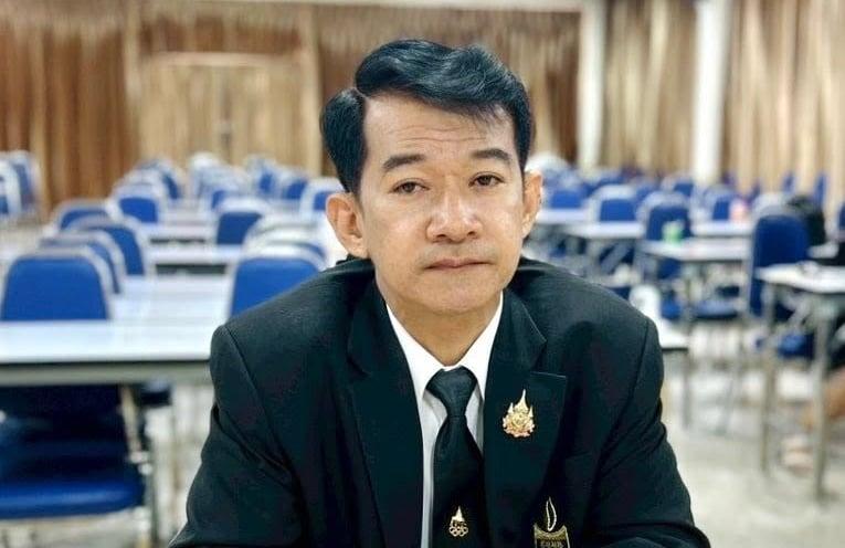 Direktor der Phutthirangsi-Schule nach Streit um Fußballmanagement versetzt