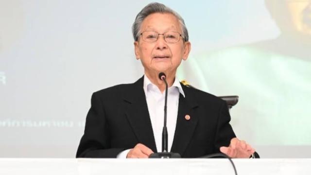 Chuan Leekpai alerta sobre interferência política em agências independentes