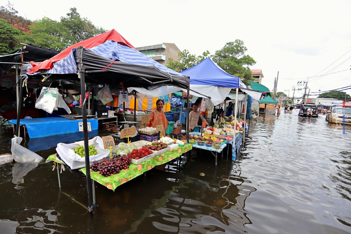 Severe Flooding Impacts Northern Bangkok Communities