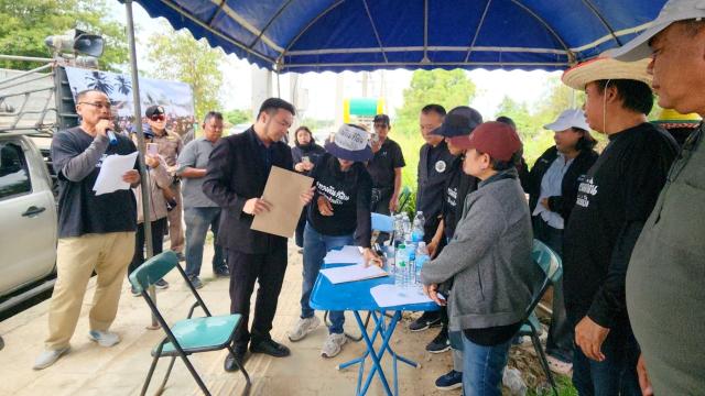 Ban Chang Residents Protest Proposed Data Center Project