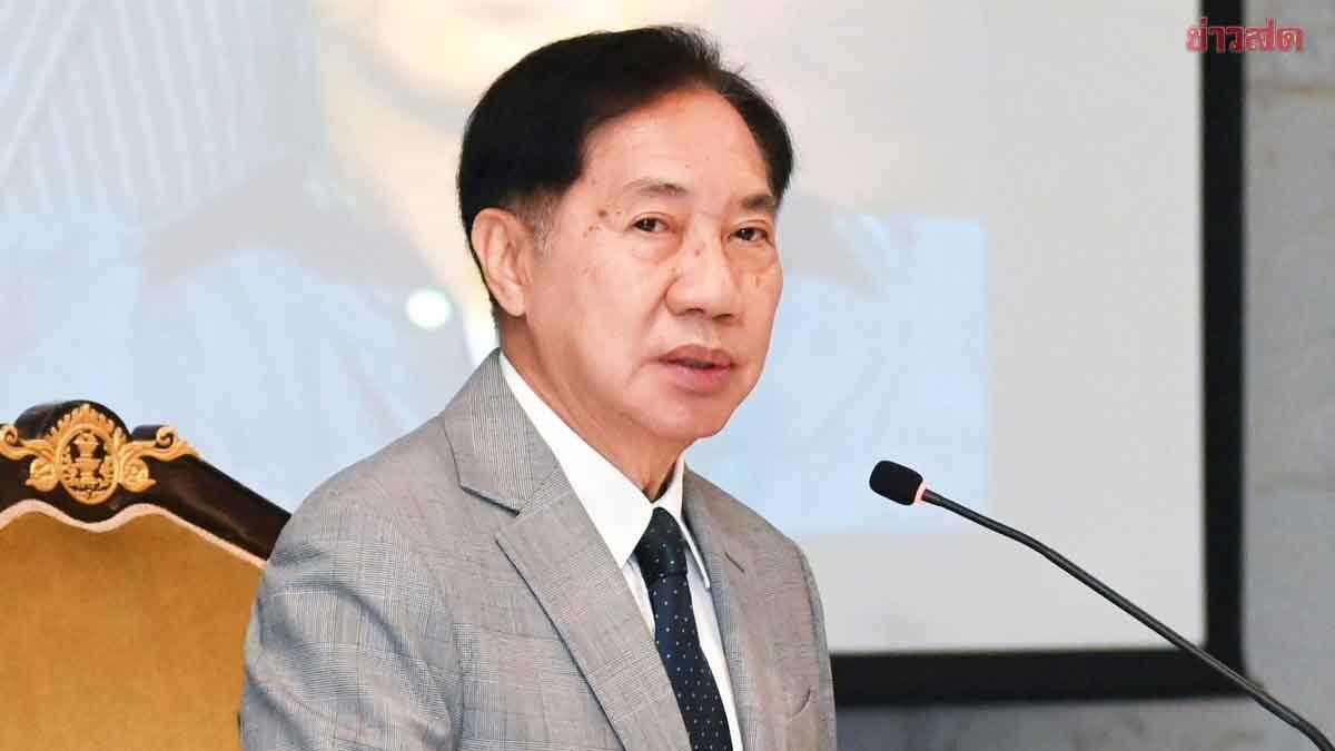 Ex-vice-primeiro-ministro critica 94 anos de ciclos políticos tailandeses