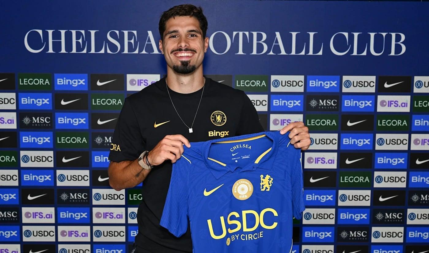 Pedro Neto prolonge son contrat avec le Chelsea FC jusqu'en 2032