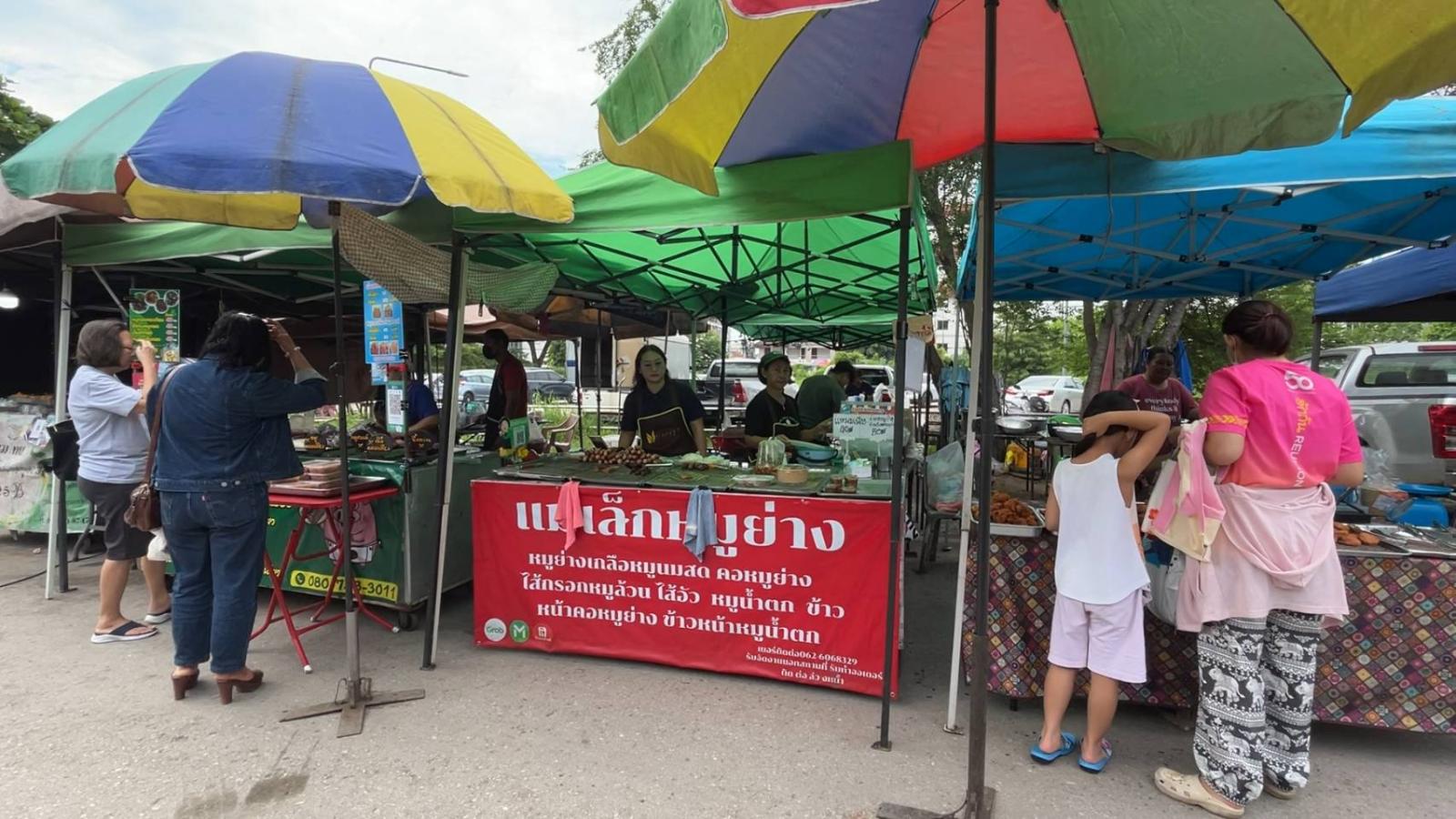Comerciantes de Khon Kaen pedem extensão da fase 2 do 'Thai Helps Thai Plus'