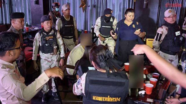 Boate em Ayutthaya é alvo de operação por funcionamento ilegal e uso de drogas