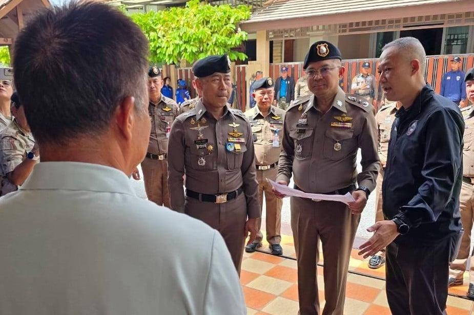 Un ressortissant chinois arrêté à Chon Buri pour usurpation d'identité et évasion prolongée