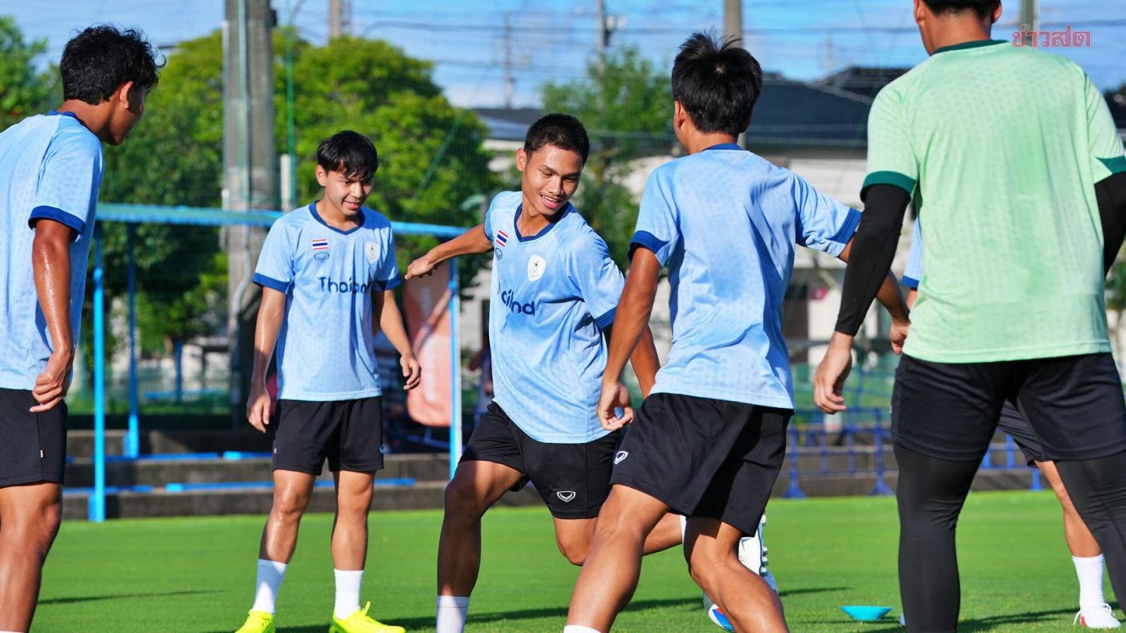 Thailands Fußballmannschaft für die Asienspiele beginnt Training in Japan