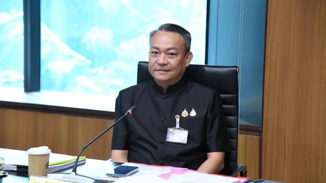 Un député du Bhumjaithai critique Abhisit au sujet des rumeurs sur la sélection du Sénat