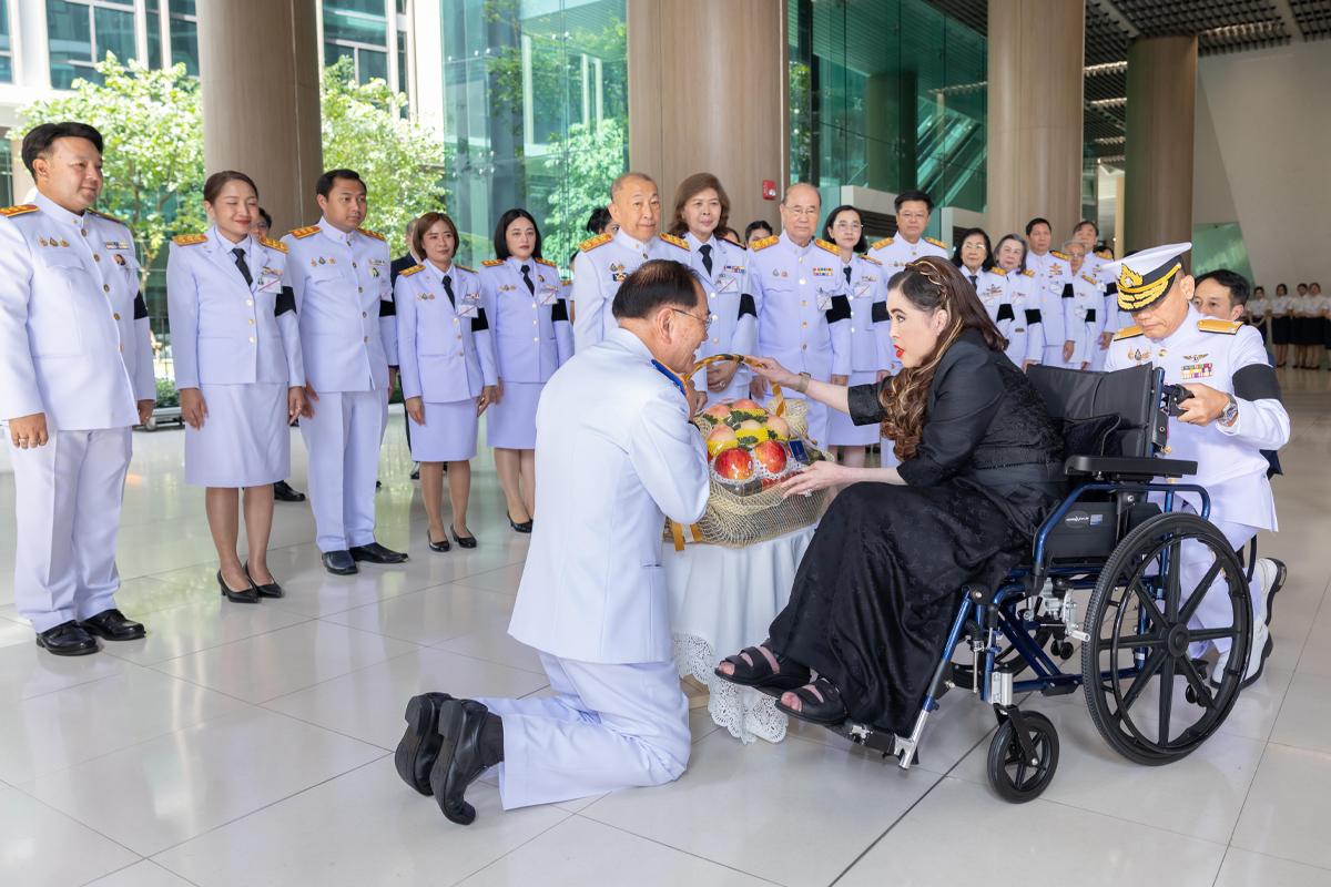 La princesse Chulabhorn s'adresse aux étudiants de la Chulabhorn Royal Academy
