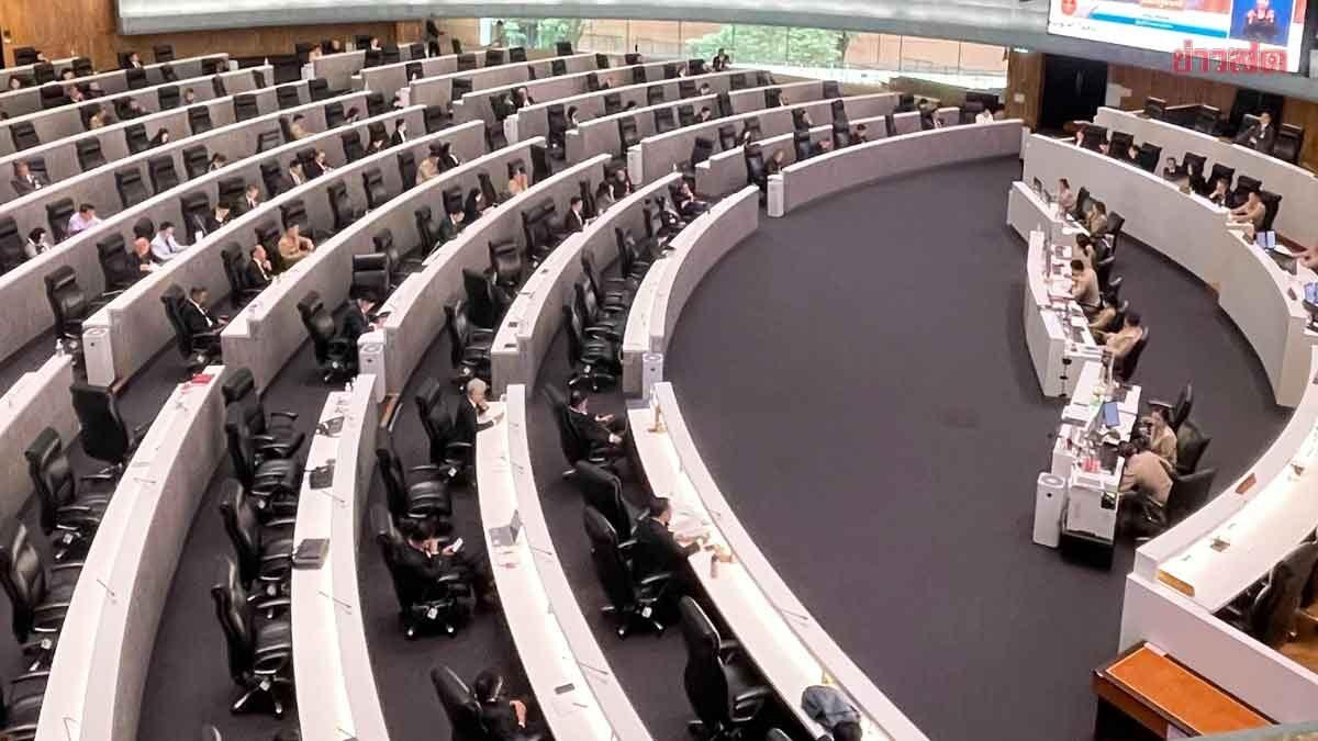 Сенат Таиланда продолжает работу на фоне расследования Избирательной комиссии