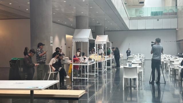 Praça de alimentação do Parlamento fechada após desabamento de teto