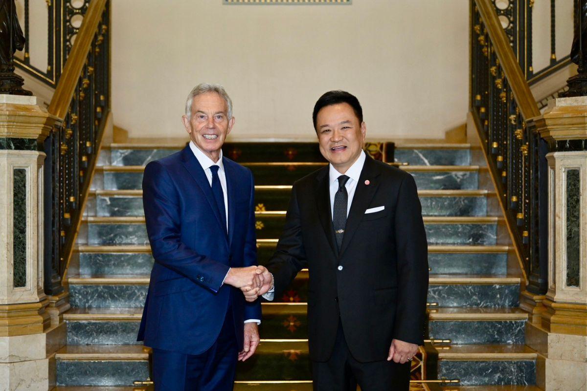 Thailands Premierminister Anutin berät sich mit Tony Blair über Wirtschaftsstrategie