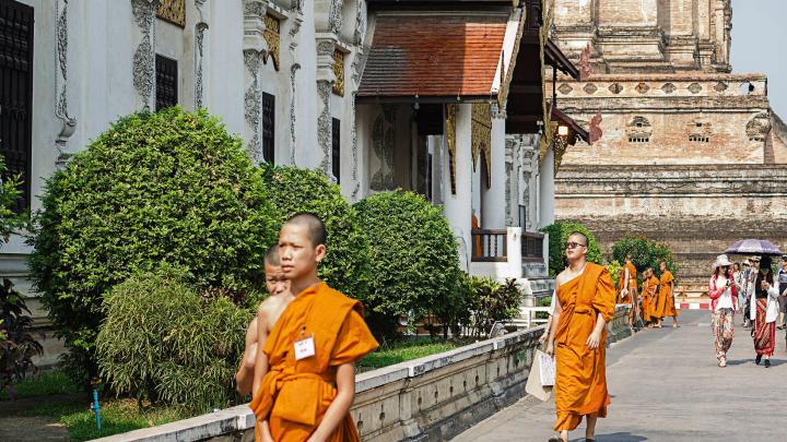 เชียงใหม่: อ่านประวัติศาสตร์เมืองเก่าผ่านวัดพระสิงห์และวัดเจดีย์หลวง