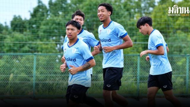 Thailands Männer-Fußballmannschaft für die Asienspiele setzt Training in Japan fort