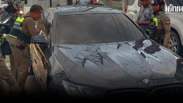 Fahrer an einer Kreuzung in Bangkok nach spätem Fußballspiel schlafend aufgefunden