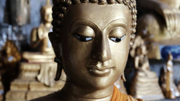 กระบี่: วัดถ้ำเสือ และการเยี่ยมชมบนยอดเขาที่ท้าทาย