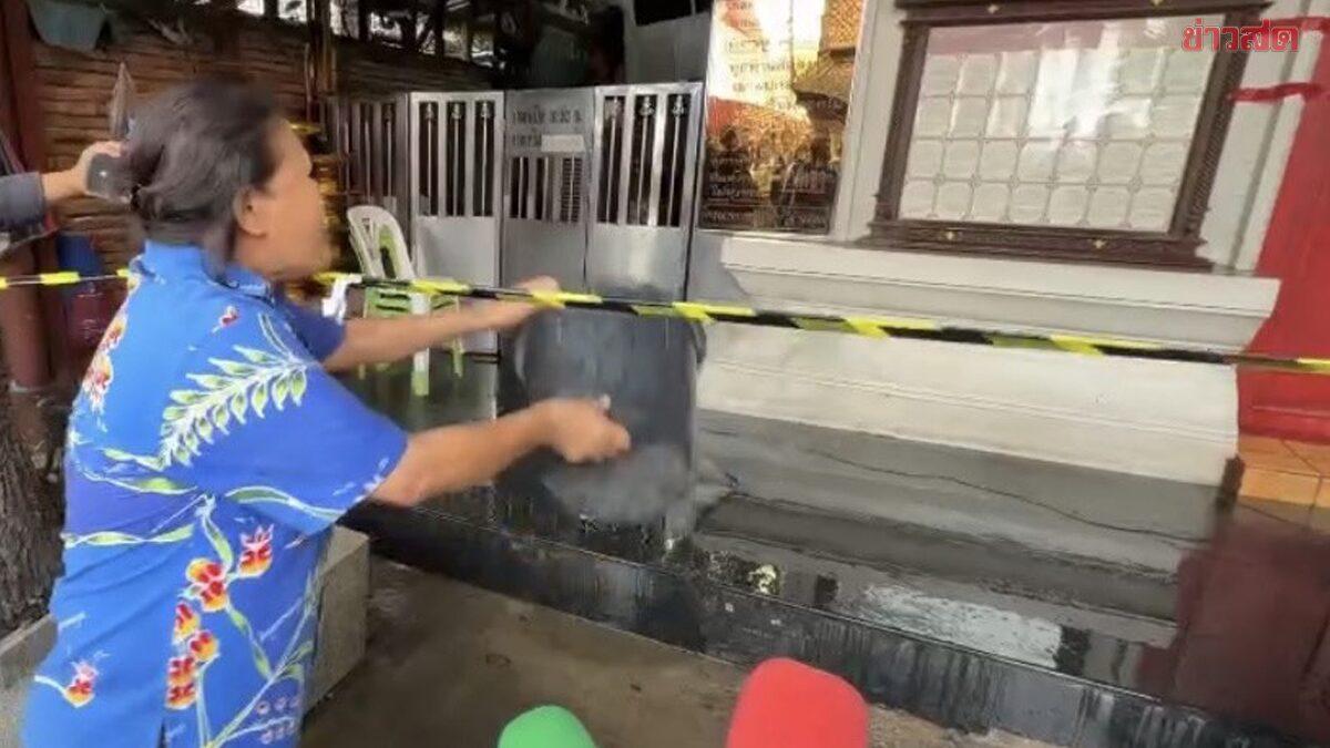 Seguidores do antigo abade reúnem-se no Wat Phutthaisawan para 'purificar' o local