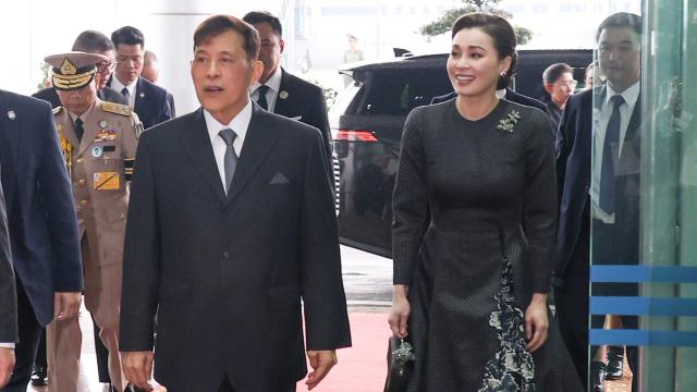 I sovrani thailandesi arrivano in Vietnam per il 50° anniversario delle relazioni diplomatiche