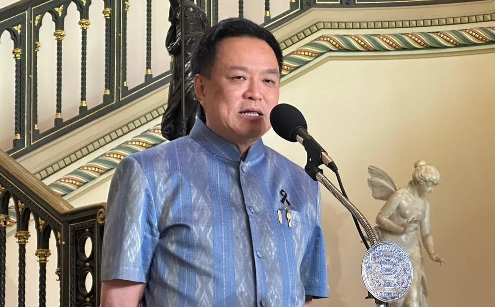 Anutin Charnvirakul Criticizes Abhisit Vejjajiva’s Political Rhetoric
