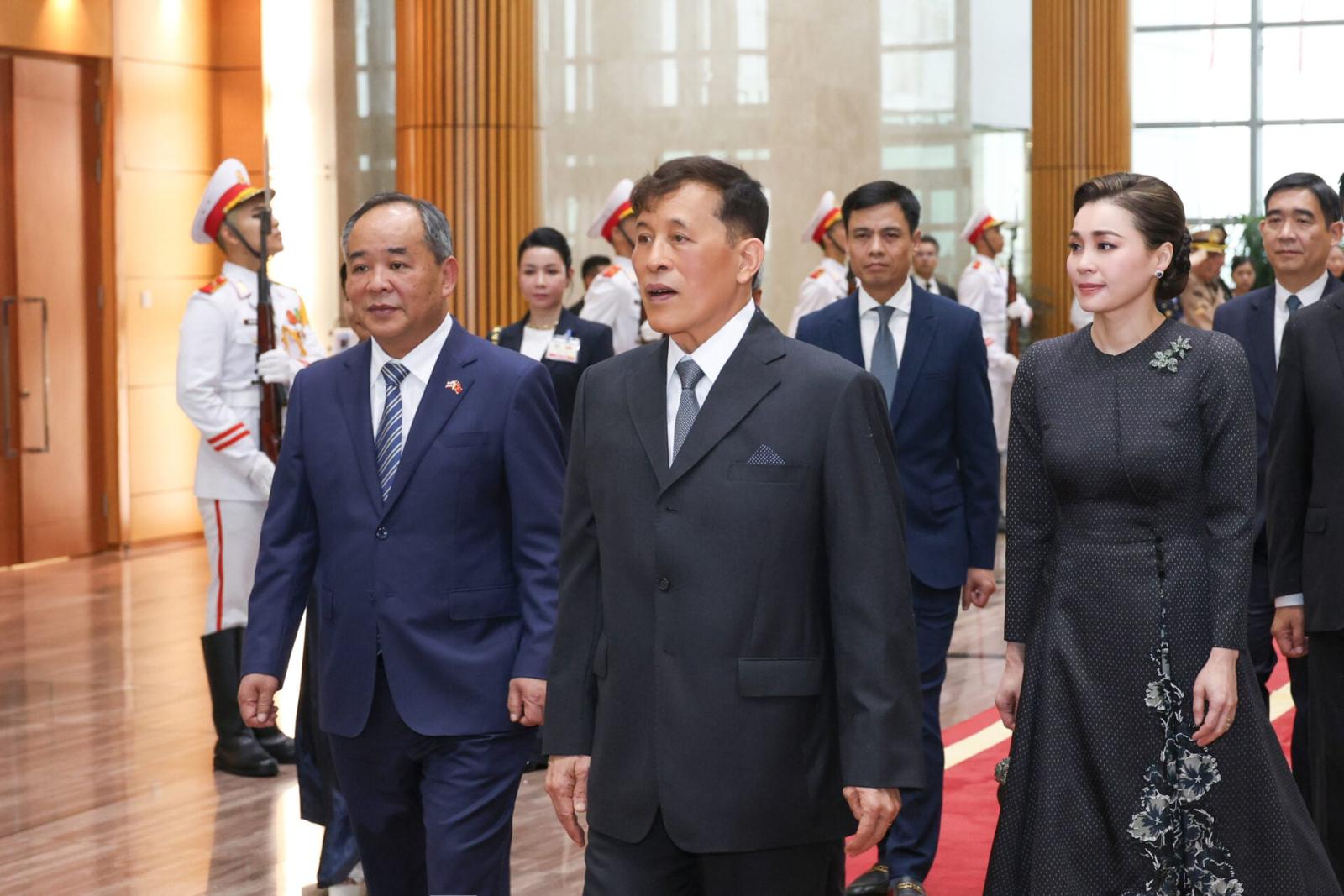 Les monarques thaïlandais entament une visite officielle au Vietnam