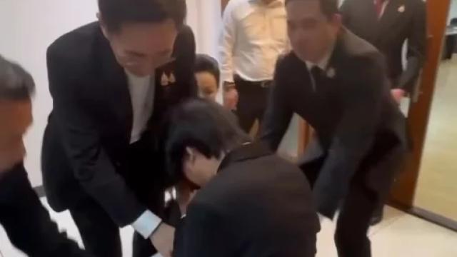 Uthen Thawai Students Petition Minister to Reconsider Campus Relocation
