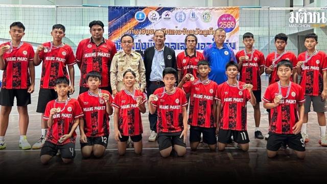 La scuola municipale di Phuket punta al campionato di pallavolo U15