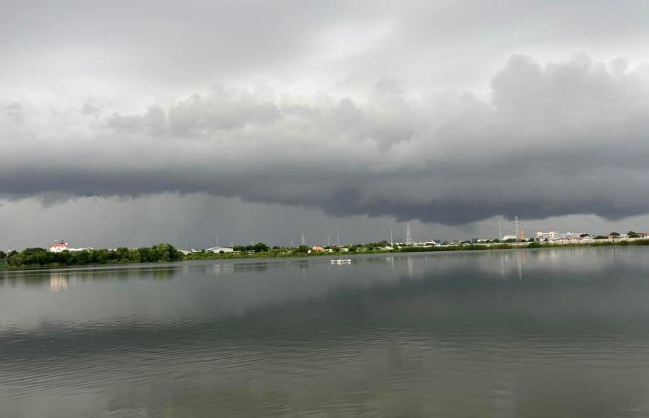 Alerta de fuertes lluvias emitido para el este de Tailandia
