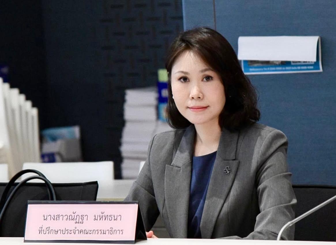 Political Activist Challenges Pheu Thai Party Over Ongoing Legal Disputes
