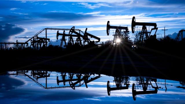Цены на сырую нефть растут на фоне опасений по поводу поставок