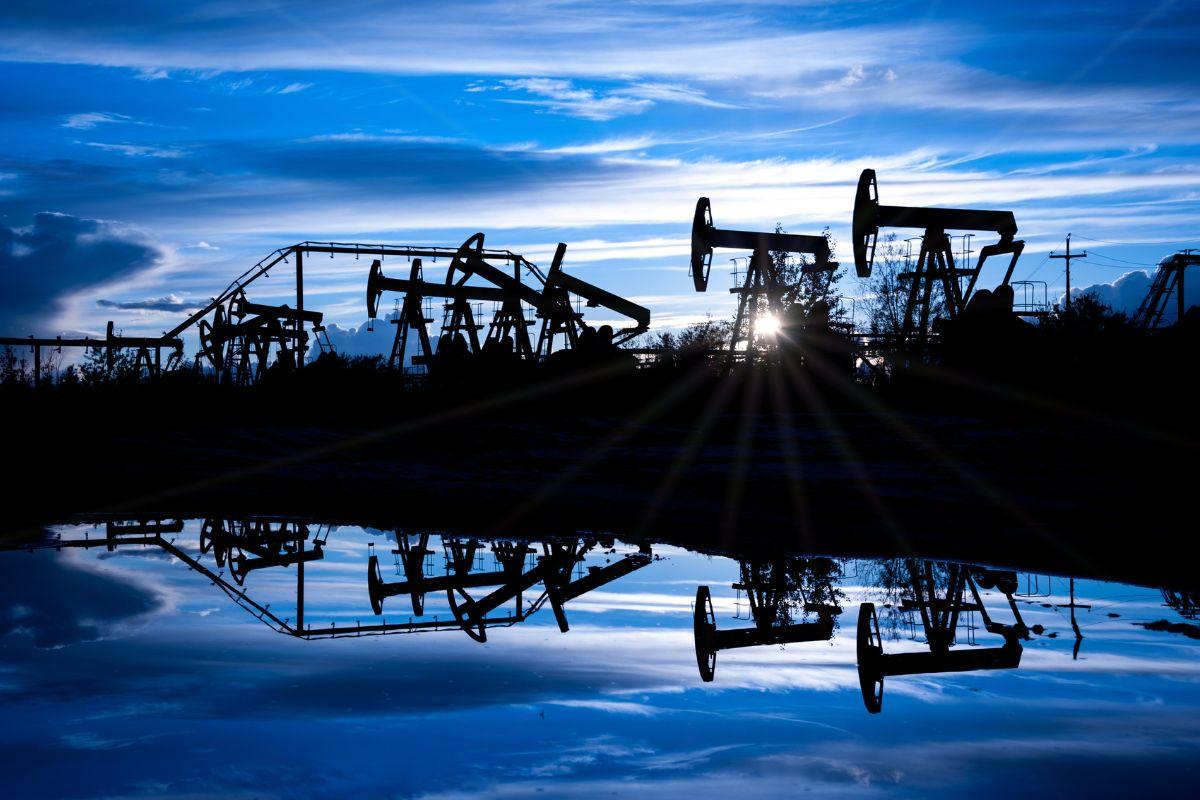 Цены на сырую нефть растут на фоне опасений по поводу поставок