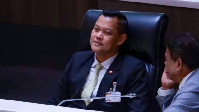 Government Ready for Parliamentary Debate, Says Thanakorn