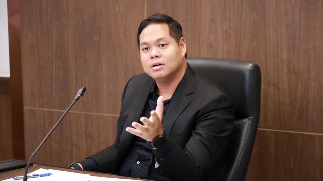 Sanphet Proposes Taxi Boat Initiative to Boost Canal-Side Economies