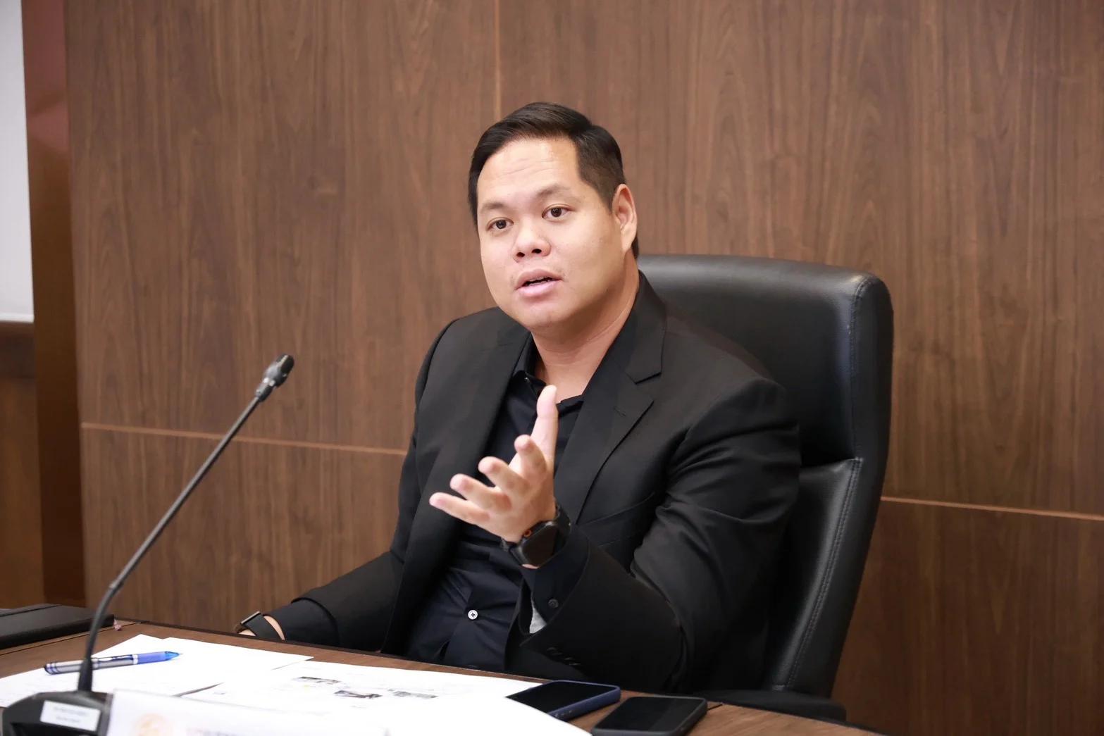 Sanphet Proposes Taxi Boat Initiative to Boost Canal-Side Economies