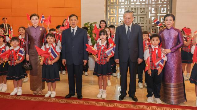 Thailändische Monarchen auf offiziellem Besuch in Vietnam