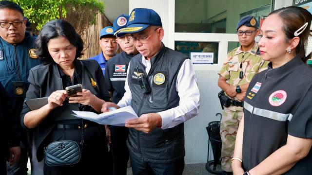 Phuket Governor Inspects Chabad House in Patong