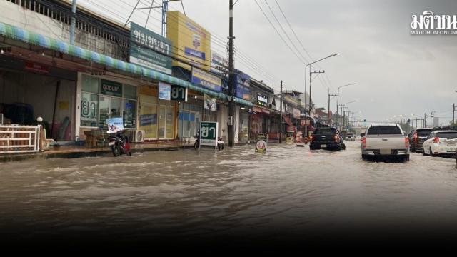 De fortes pluies provoquent des inondations à Dan Khun Thot, Nakhon Ratchasima