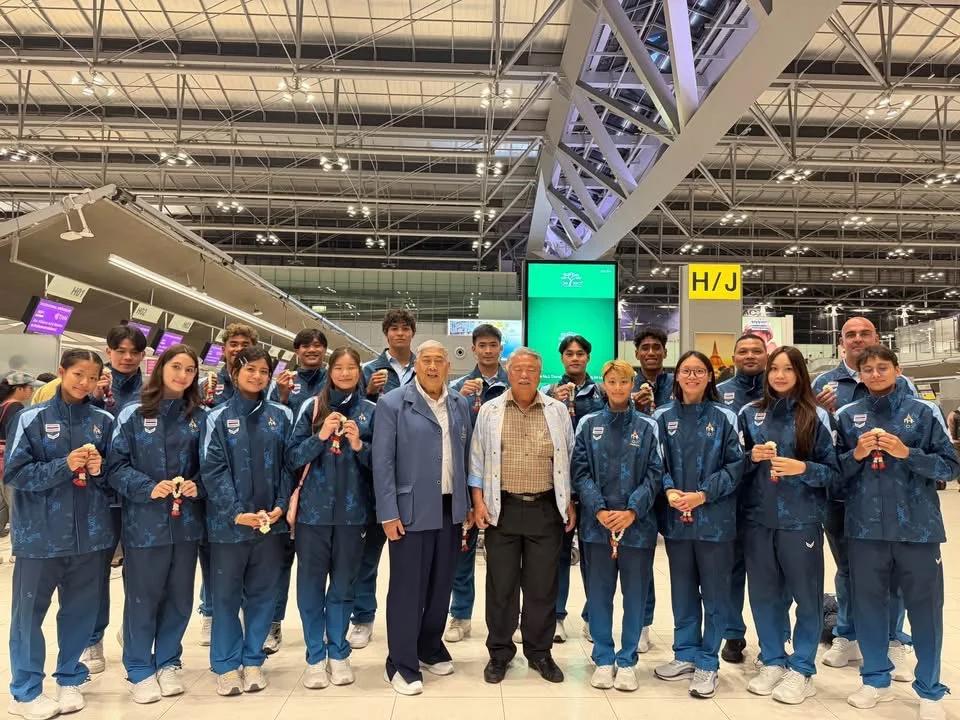 Thailändisches Schwimmteam in Japan für die Asienspiele eingetroffen