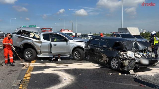 Five-Vehicle Collision on Kanchanaphisek Expressway Causes Injuries