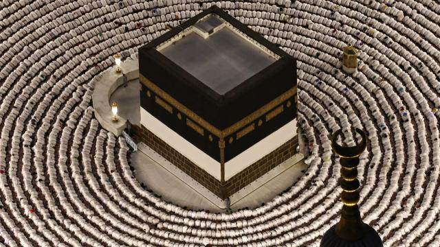 Saudi-Led Coalition Issues Warning to Houthi Rebels Over Mecca Threats