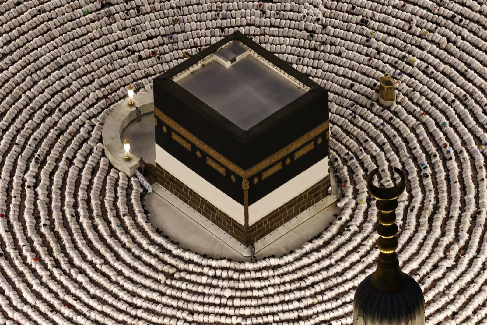 Saudi-Led Coalition Issues Warning to Houthi Rebels Over Mecca Threats