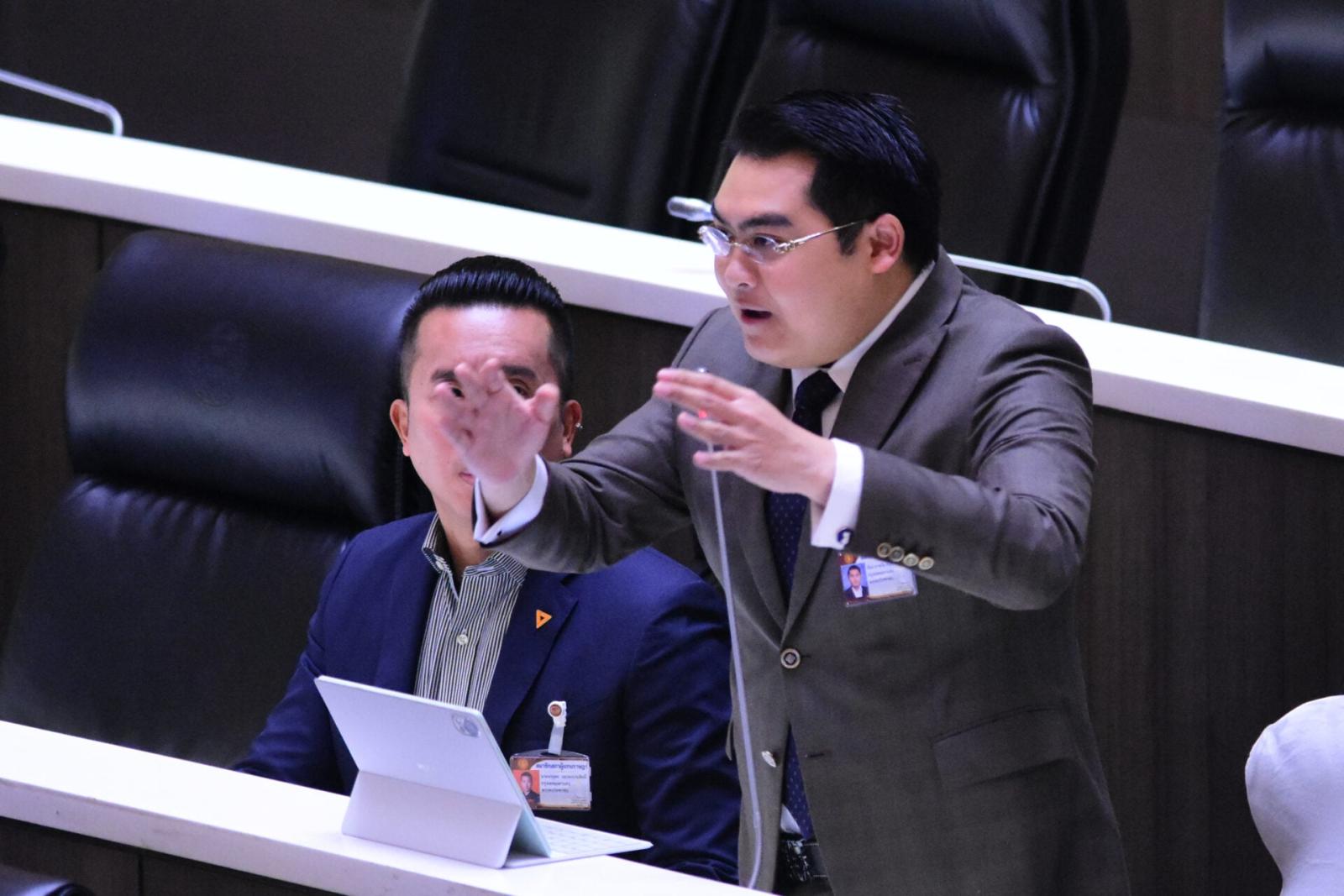 Deputado do Partido do Povo contesta orçamento da aviação policial