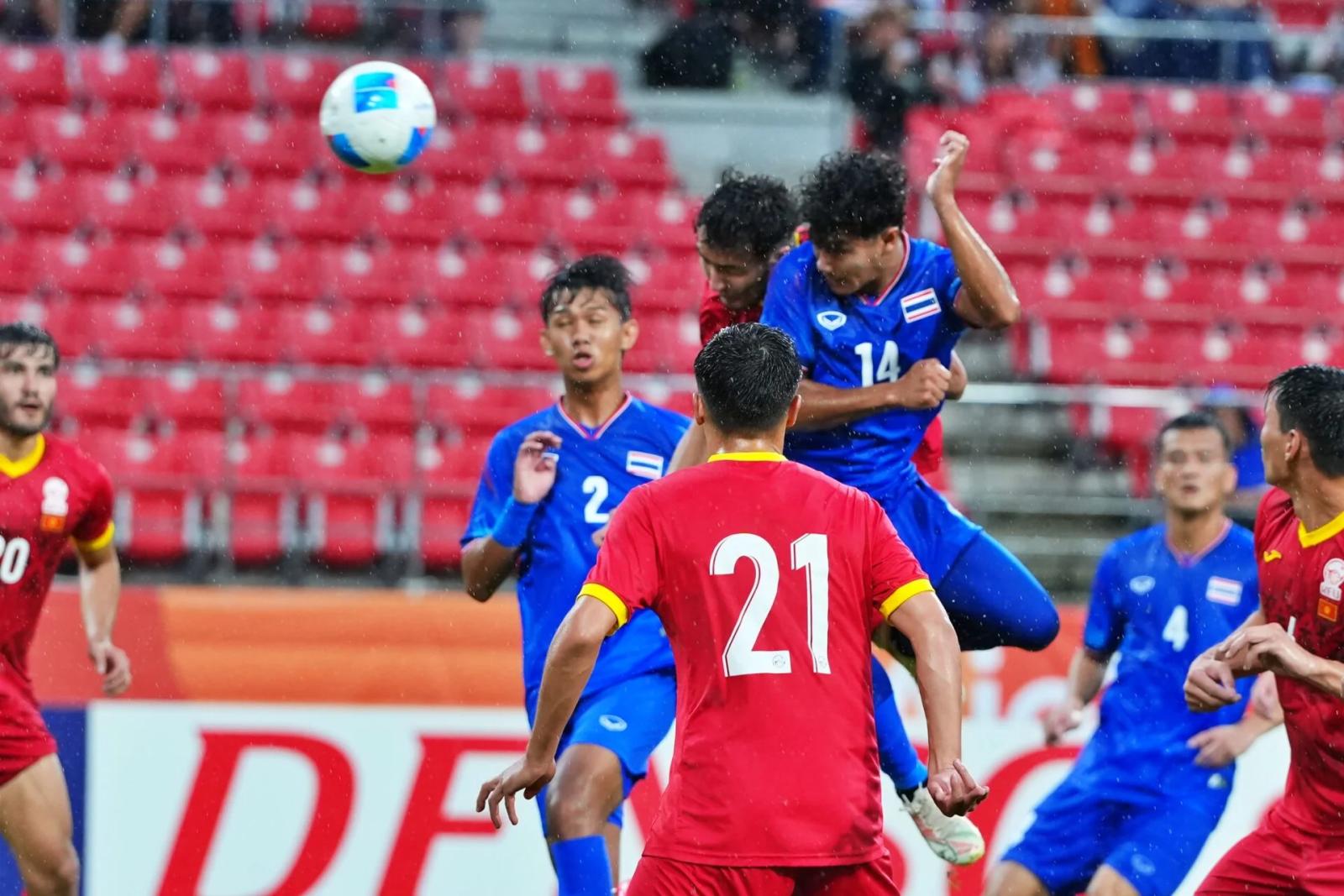 Thailändische Fußballnationalmannschaft sichert sich Comeback-Sieg gegen Kirgisistan