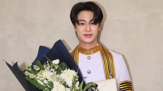 El actor de GMMTV Luke Ishikawa Plowden se gradúa de la Universidad de Chulalongkorn