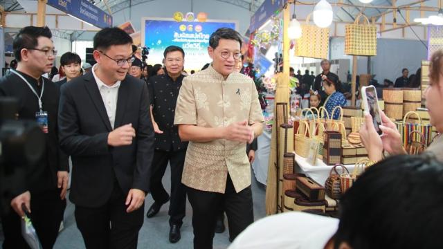 El Departamento de Desarrollo Comunitario lanza la muestra 'OTOP Nawatvithi' en Bangkok